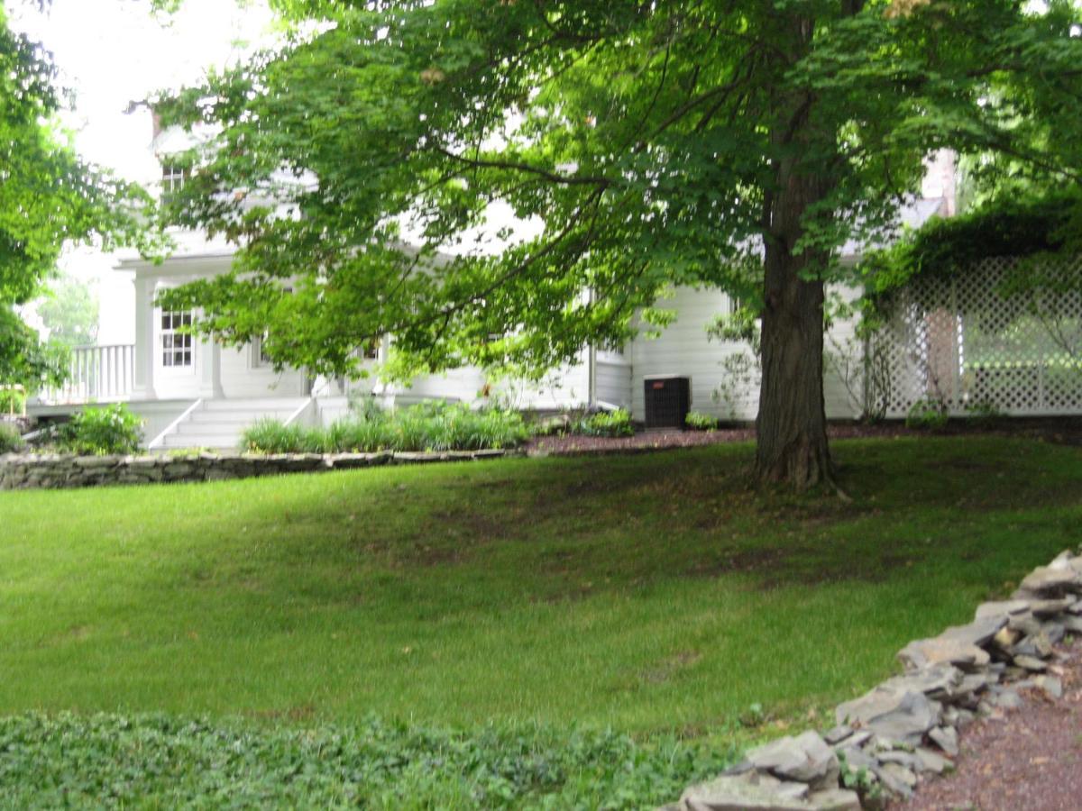 B&B On Seven Acres With Private Bed & Bath Clinton Corners 外观 照片